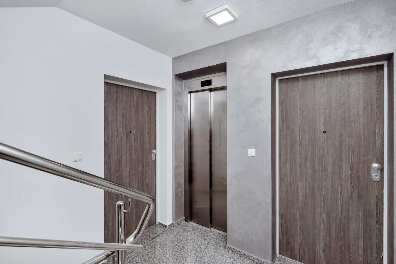 מאקרסקה Luxury Apartment Sidro With Free Beach Parking מראה חיצוני תמונה