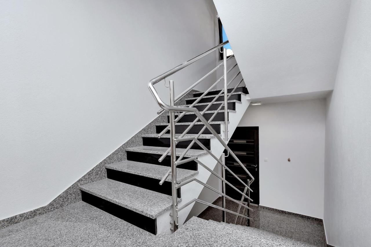 מאקרסקה Luxury Apartment Sidro With Free Beach Parking מראה חיצוני תמונה