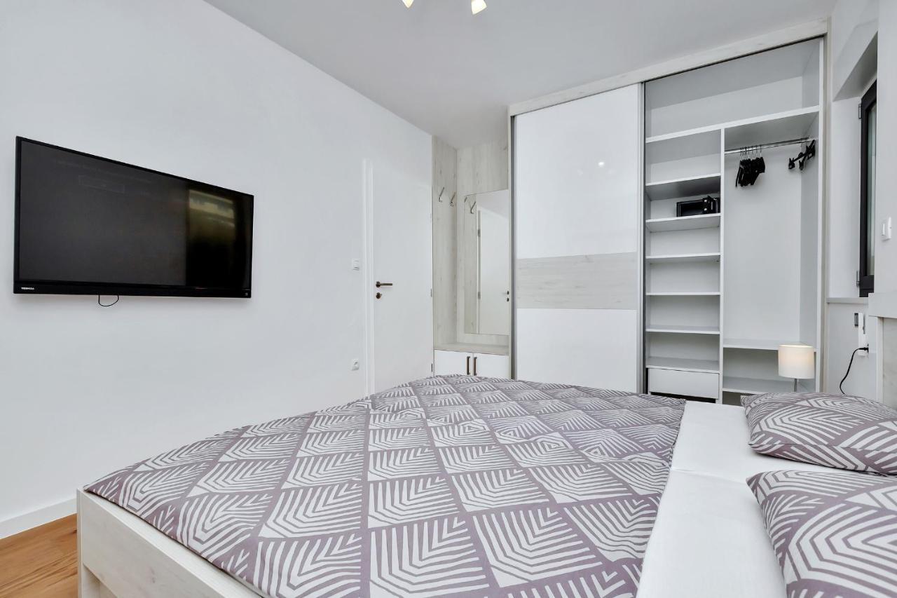 מאקרסקה Luxury Apartment Sidro With Free Beach Parking מראה חיצוני תמונה