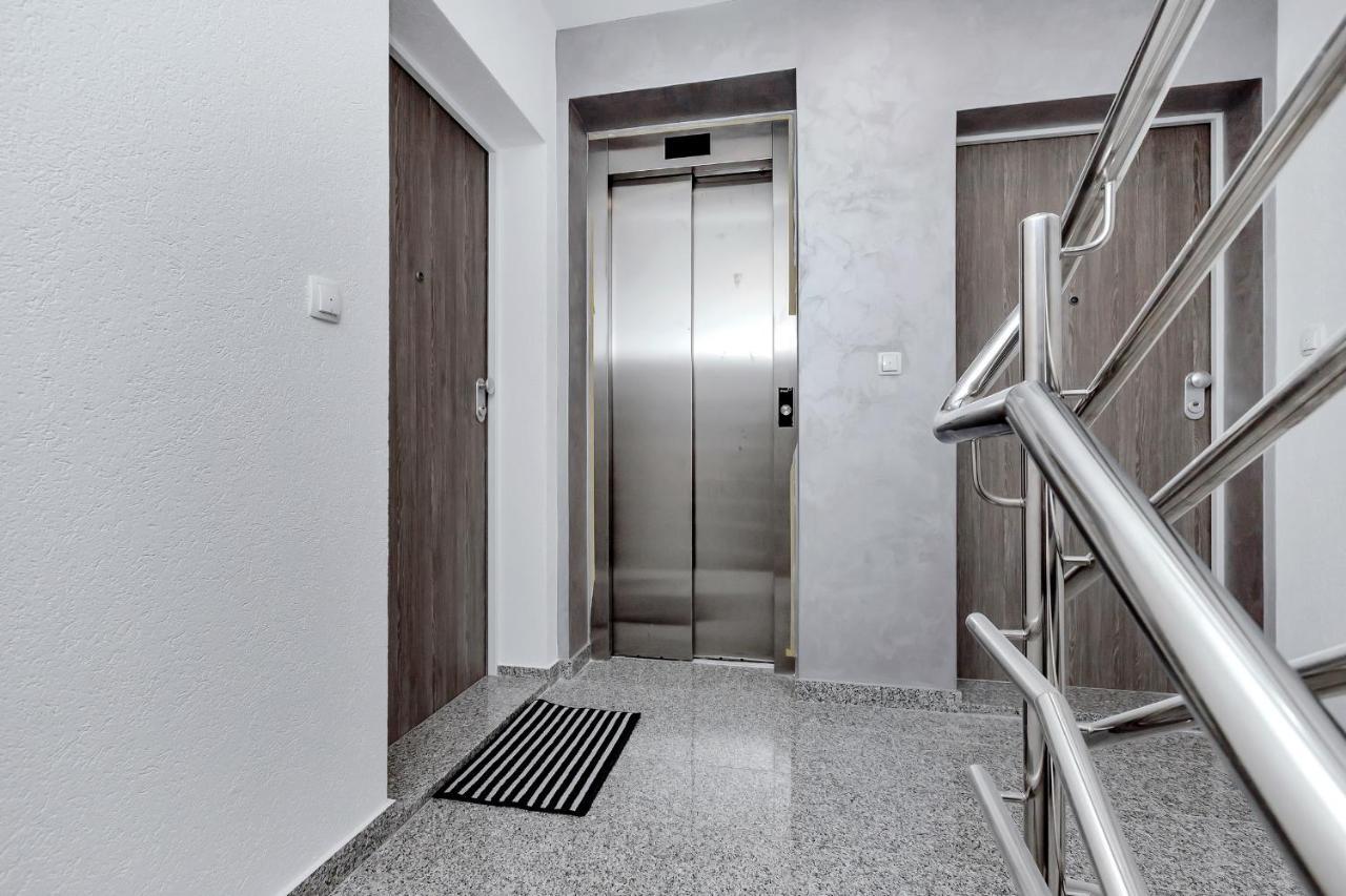 מאקרסקה Luxury Apartment Sidro With Free Beach Parking מראה חיצוני תמונה